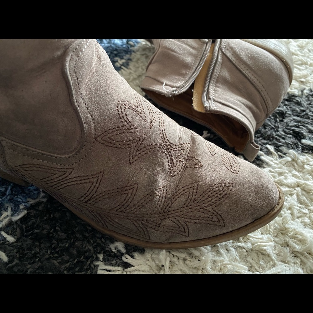 Beige booties - Picture 5 of 7